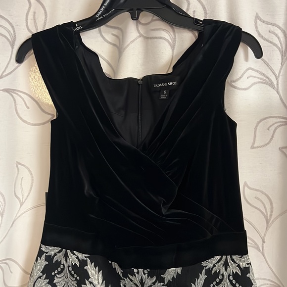 Tadashi shoji size 6 black and gold elegant dress - Picture 3 of 5